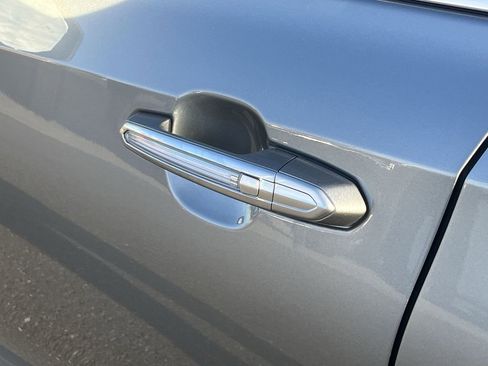 Used 2025 Cadillac XT4 Premium Luxury image 34