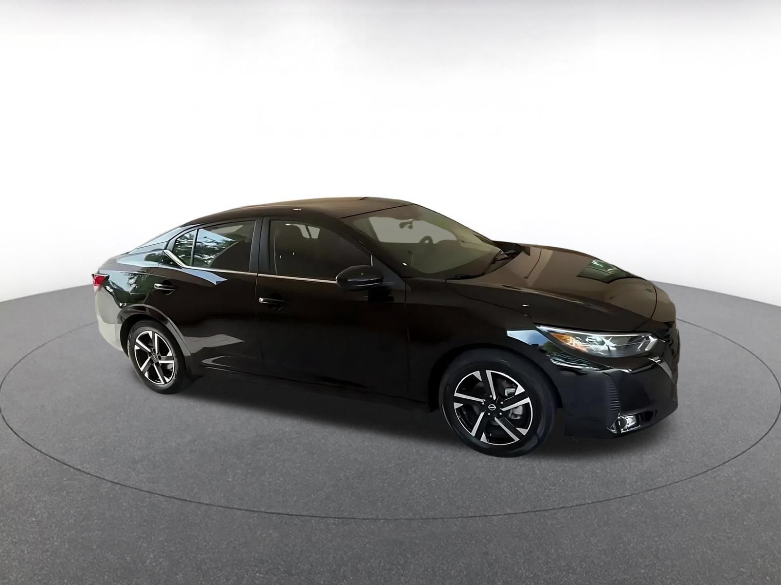 Used 2025 Nissan Sentra SV FWD image 2
