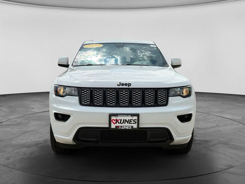 Used 2020 Jeep Grand Cherokee Altitude AWD/4WD image 2