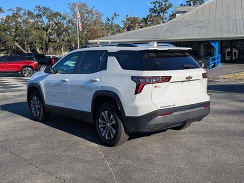 Used 2025 Chevrolet Equinox LT w/ Convenience Package II image 3