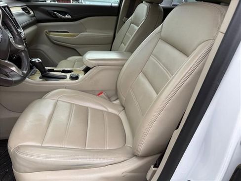 Used 2019 GMC Acadia Denali image 5