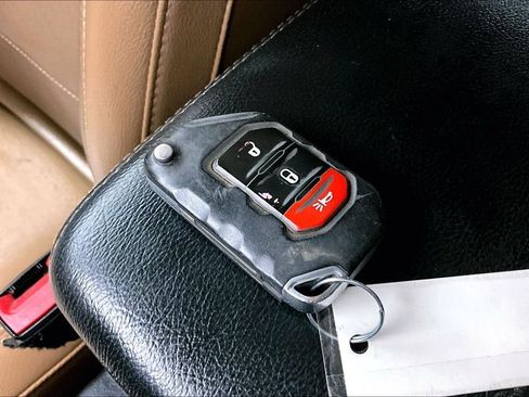 Used 2021 Jeep Gladiator Overland AWD/4WD image 12