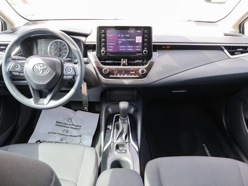 Used 2022 Toyota Corolla LE image 6