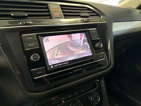 Used 2020 Volkswagen Tiguan S image 17