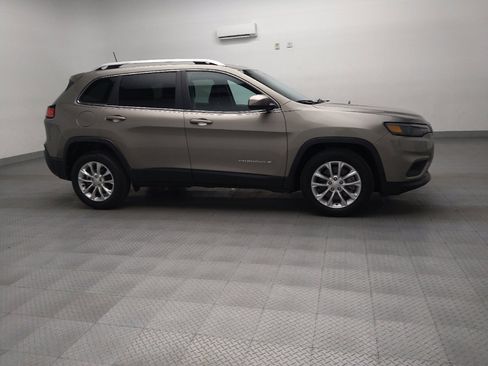 Used 2019 Jeep Cherokee Latitude w/ Popular Appearance Group image 11