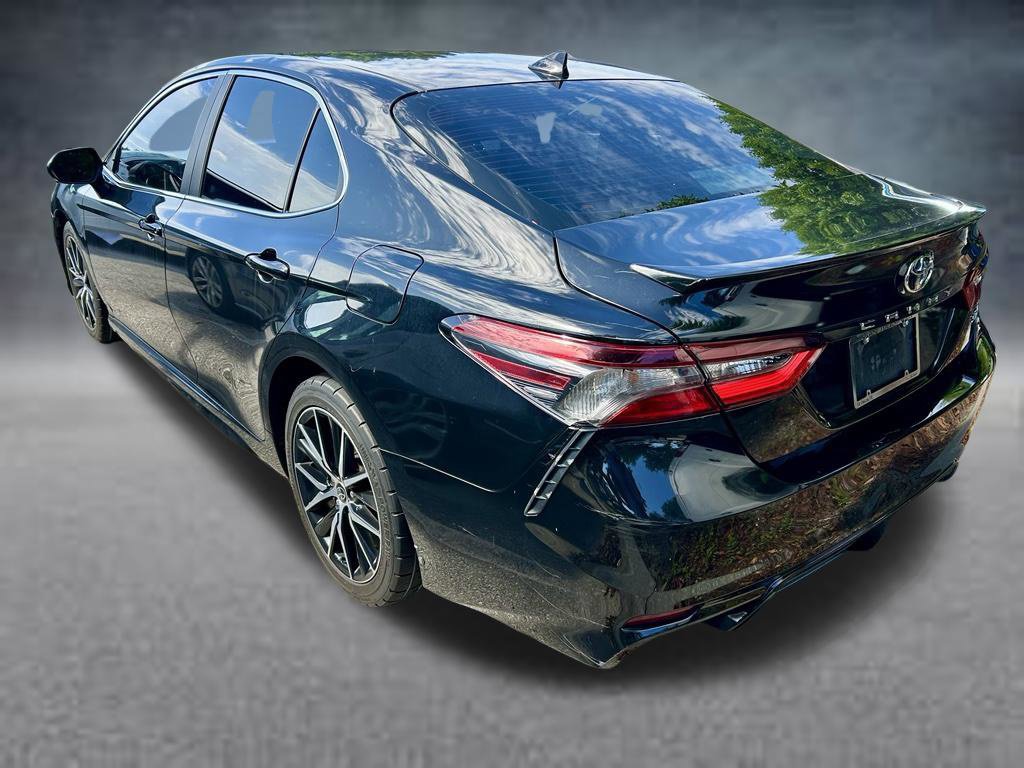 Used 2022 Toyota Camry SE FWD image 5