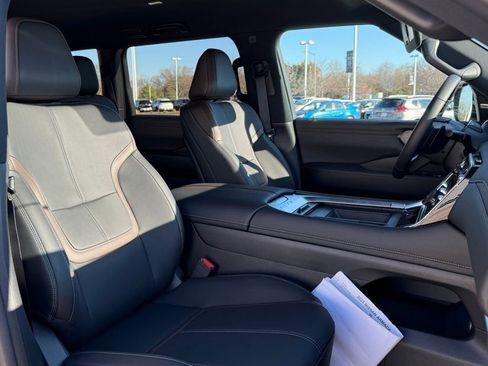 New 2025 Nissan Armada SL w/ Captain's Chari Seat Package image 31