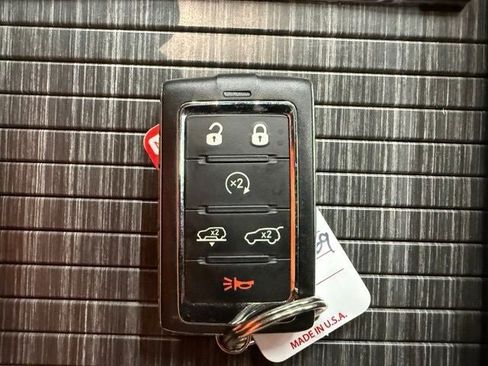 Used 2023 Jeep Wagoneer Series III w/ Preferred Equipment Group AWD/4WD image 27