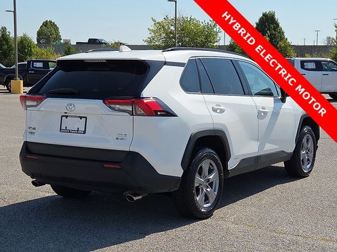 Used 2025 Toyota RAV4 XLE AWD/4WD image 5
