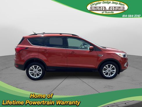 Used 2019 Ford Escape SE image 4