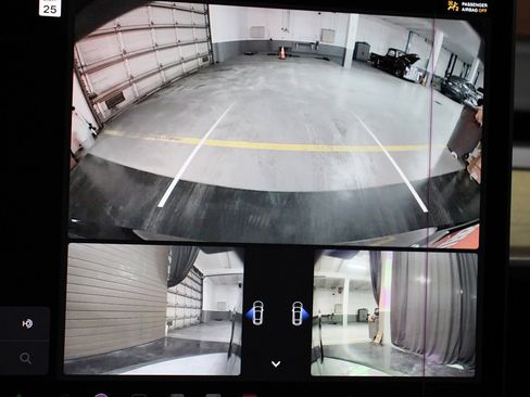 Used 2022 Tesla Model Y Long Range image 18