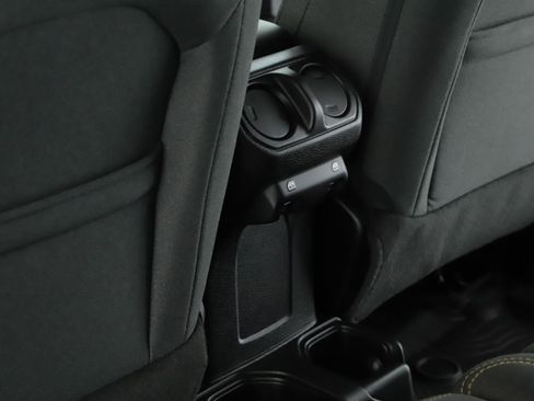 Used 2025 Jeep Wrangler Unlimited Sport image 6