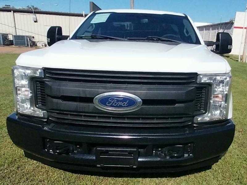 Used 2018 Ford F250 XL w/ Power Equipment Group RWD image 4