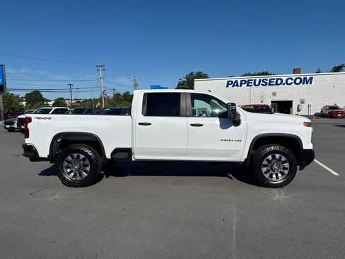 Used 2024 Chevrolet Silverado 2500 Custom w/ Custom Value Package AWD/4WD image 3