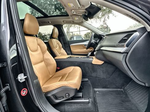 Used 2016 Volvo XC90 T6 Momentum image 14