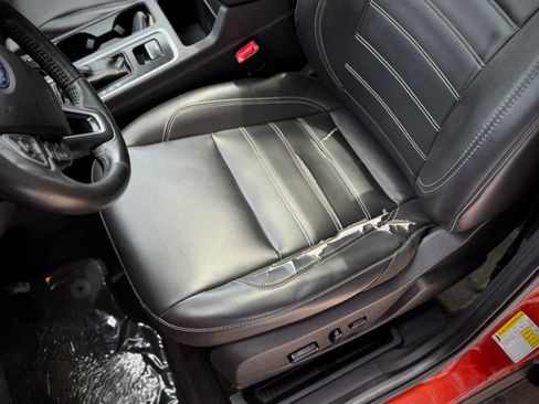 Used 2019 Ford Escape SEL FWD image 18