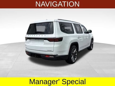 Used 2022 Jeep Wagoneer Series III w/ Premium Group I AWD/4WD image 7