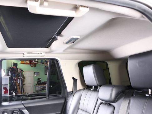 Used 2013 Land Rover LR2 HSE image 37