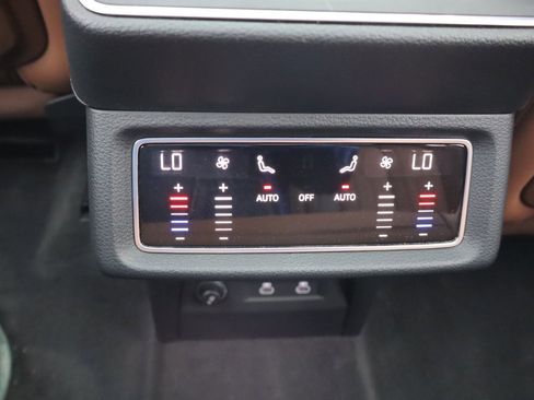 Used 2022 Audi e-tron Premium image 14