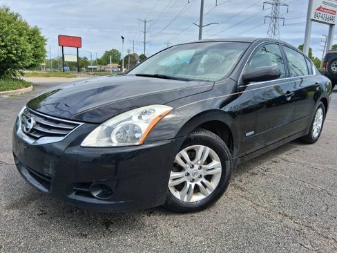 Used 2010 Nissan Altima Hybrid Sedan FWD image 1