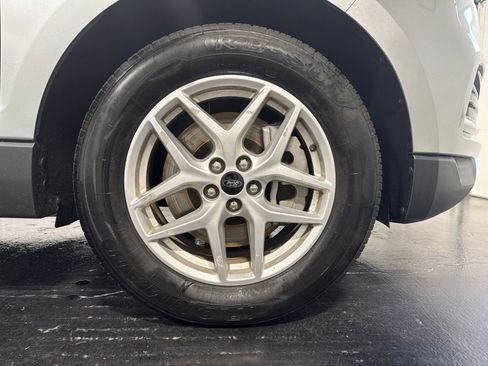 Used 2024 Ford Edge SEL AWD/4WD image 9