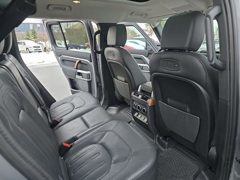 Used 2021 Land Rover Defender 110 SE image 12