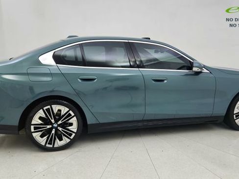 Used 2026 BMW 530i RWD image 6