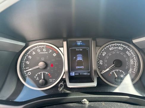 Used 2023 Toyota Tacoma SR5 AWD/4WD image 22