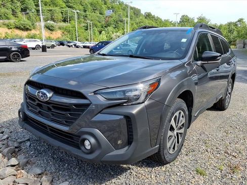 Used 2024 Subaru Outback Premium AWD/4WD image 2