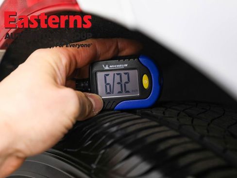 Used 2023 Chrysler Voyager LX image 29