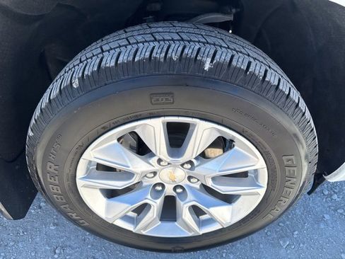 Used 2024 Chevrolet Silverado 1500 Custom image 27