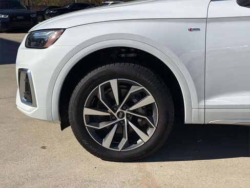 Certified 2025 Audi Q5 2.0T Premium Plus w/ Premium Plus Package image 5