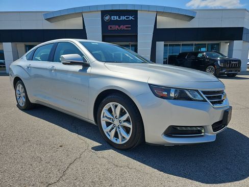 Used 2018 Chevrolet Impala LT w/ LT Convenience Package FWD image 1