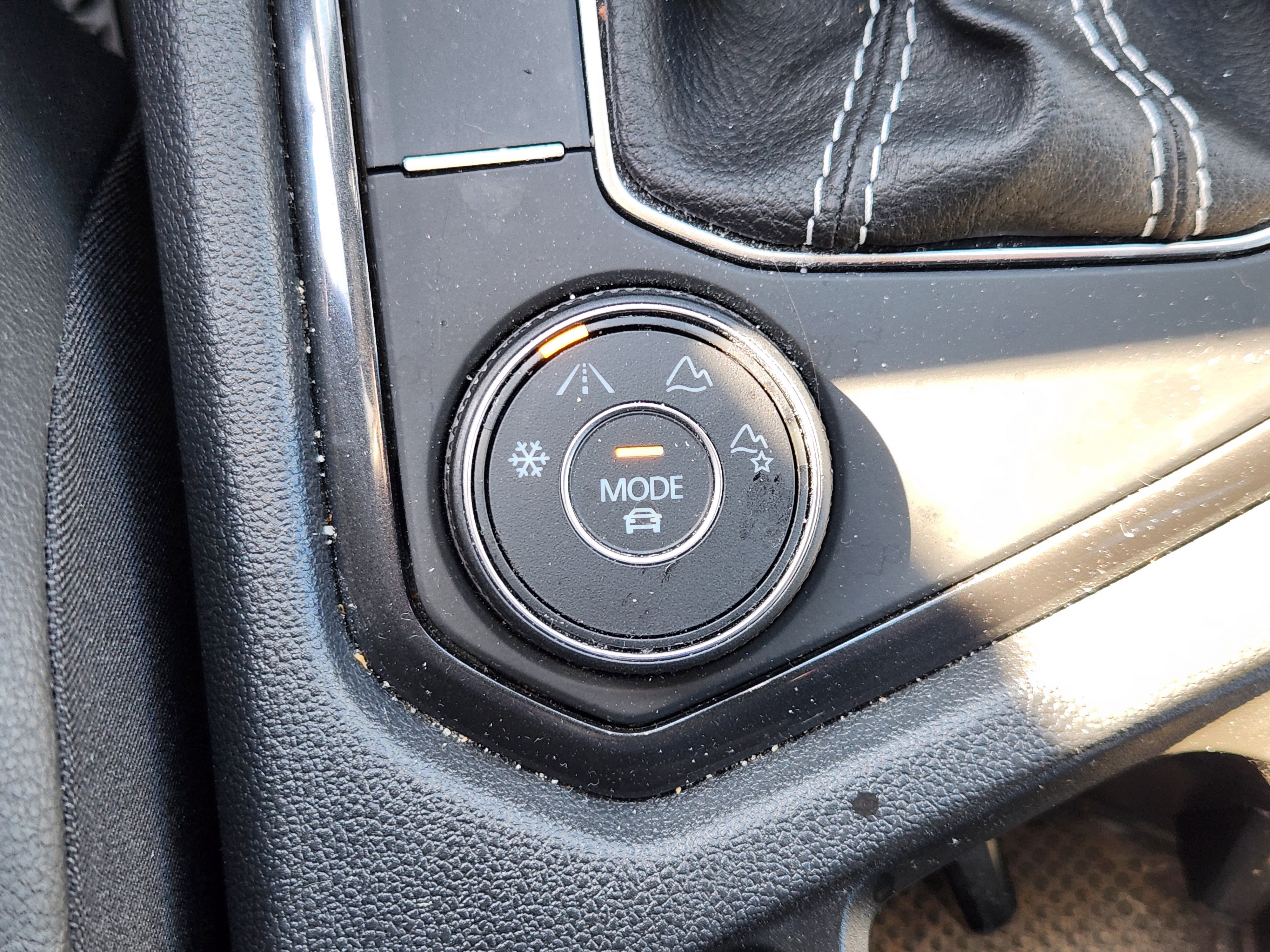 Certified 2024 Volkswagen Tiguan SE R-Line AWD/4WD image 23