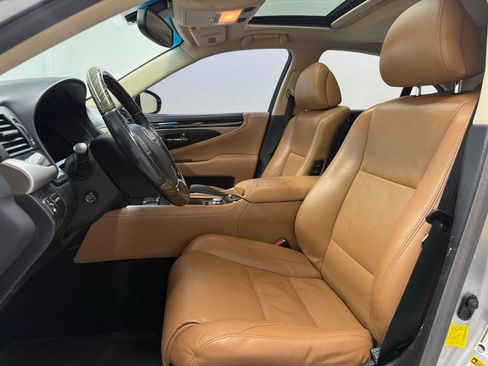 Used 2013 Lexus LS 460 w/ Comfort Pkg RWD image 14