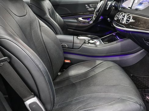 Used 2017 Mercedes-Benz S 550 Sedan image 17
