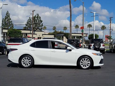 Used 2022 Toyota Camry LE FWD image 31