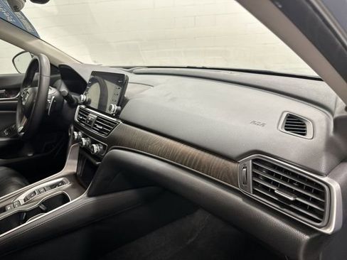 Used 2022 Honda Accord Touring image 25