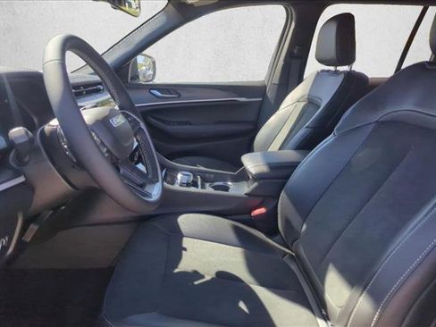 New 2026 Jeep Grand Cherokee Altitude RWD image 4