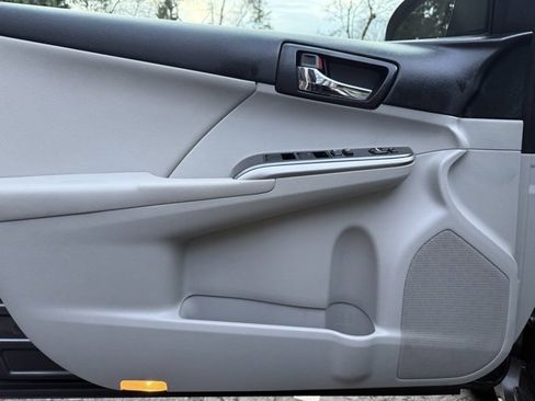 Used 2012 Toyota Camry XLE image 22