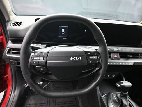 Used 2025 Kia K4 FWD image 17