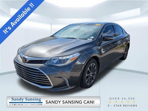 Used 2018 Toyota Avalon XLE image 1