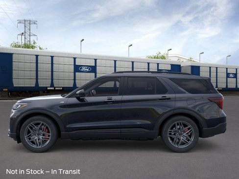 New 2026 Ford Explorer ST-Line w/ ST-Line Street Pack AWD/4WD image 3
