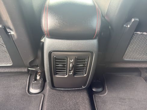 Used 2025 Dodge Durango GT AWD/4WD image 31