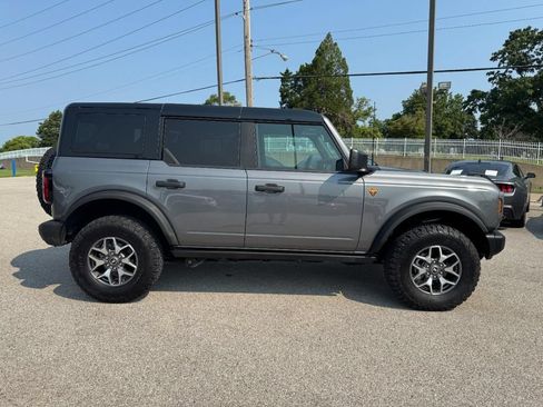 Used 2025 Ford Bronco Badlands AWD/4WD image 2
