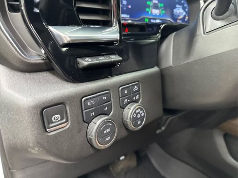 Used 2024 Chevrolet Silverado 2500 High Country w/ Technology Package image 41