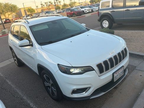 Used 2020 Jeep Cherokee Limited FWD image 13