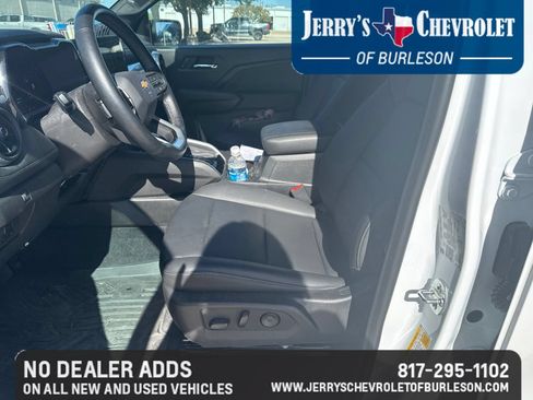 Used 2025 Chevrolet Colorado LT w/ LT Convenience Package AWD/4WD image 12