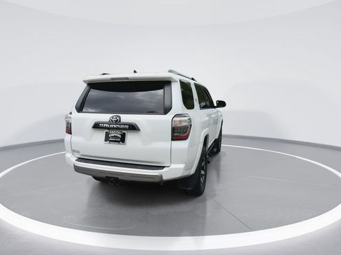 Used 2022 Toyota 4Runner TRD Off-Road Premium w/ Moonroof Package AWD/4WD image 8