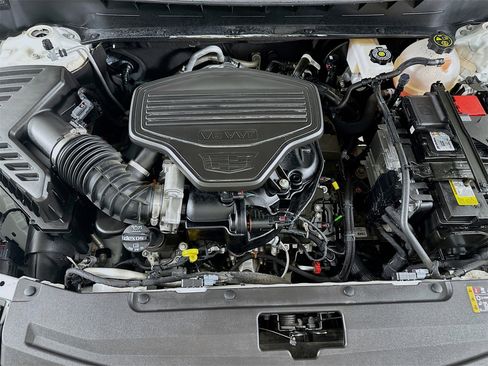 Used 2023 Cadillac XT6 Sport w/ Technology Package image 34